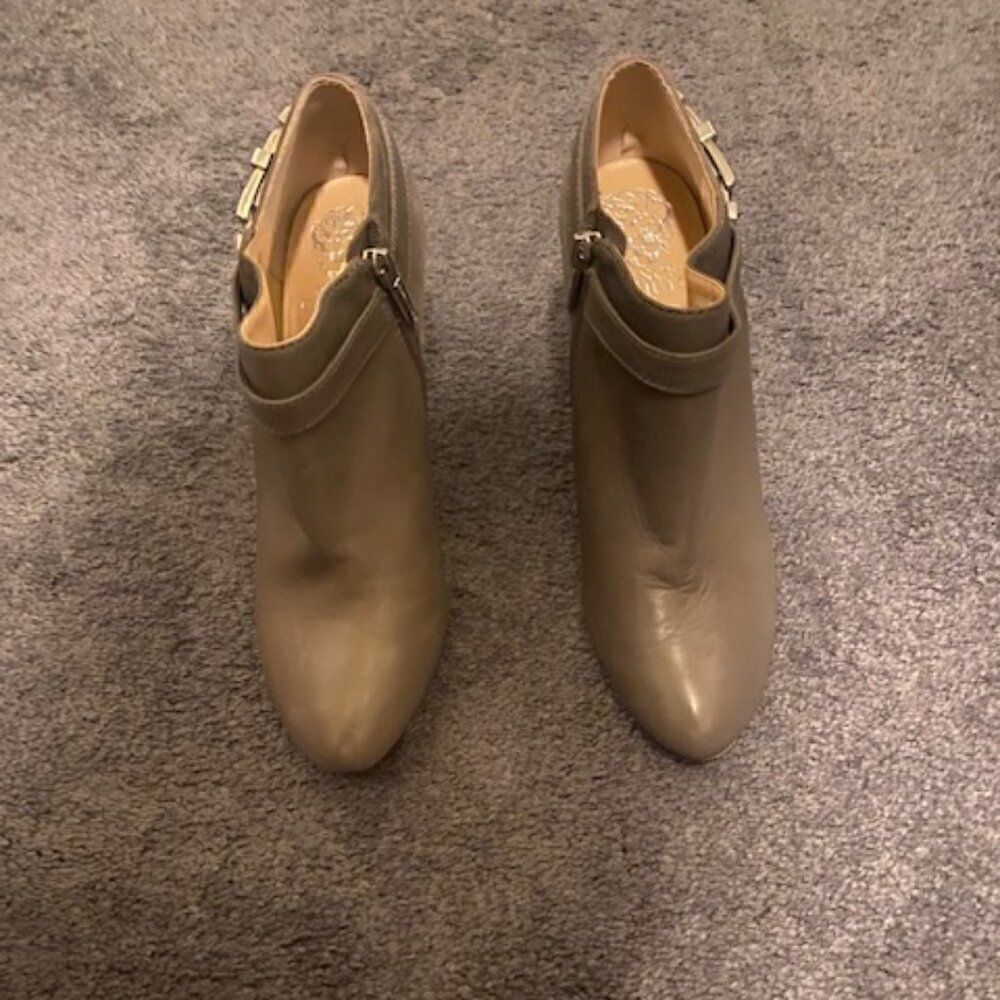 Vince Camuto Gray Vanny Ankle booties, size 8 1/2/38 1/2
